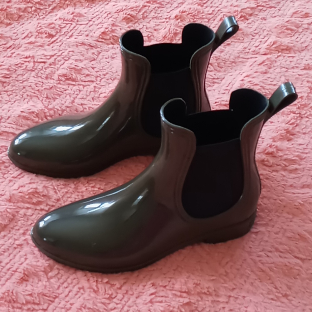 Womans,Macy's rain ankle boots